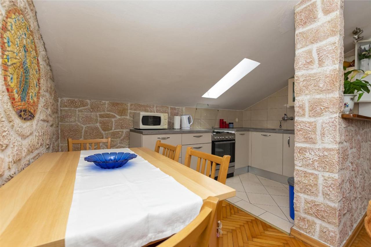 Apartment Ivanka Omiš Exterior foto
